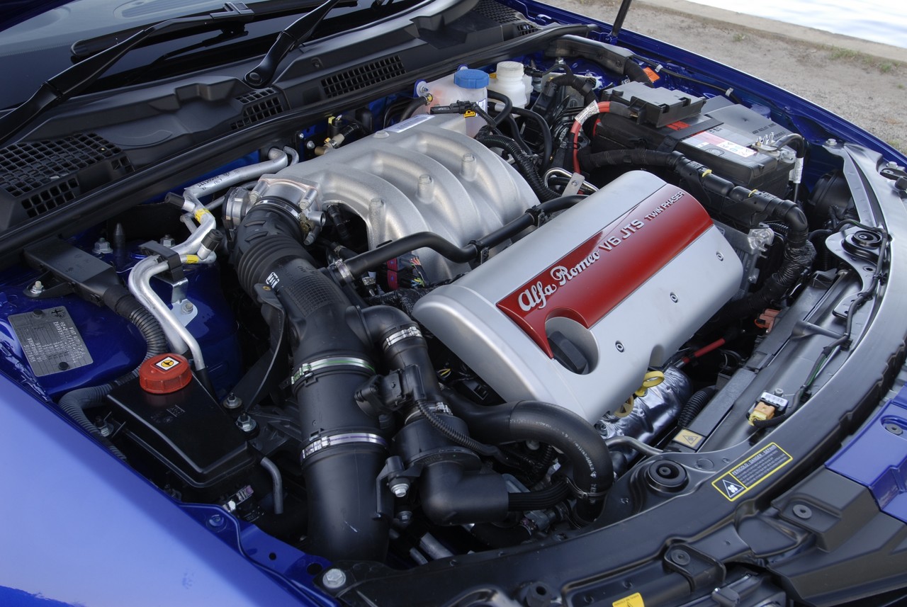 Videos: Alfa Romeo Mk.2 Spider (2006-11)