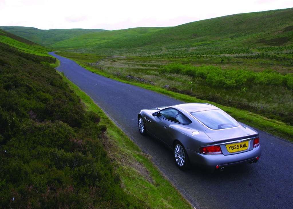 Images: Aston Martin Vanquish (2002-07
