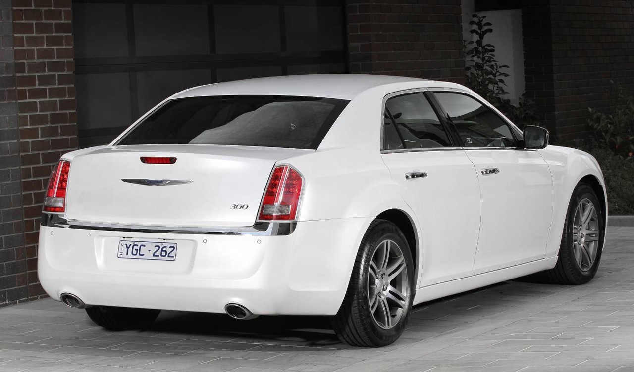 Videos: Chrysler LX2 300 (2012-21)