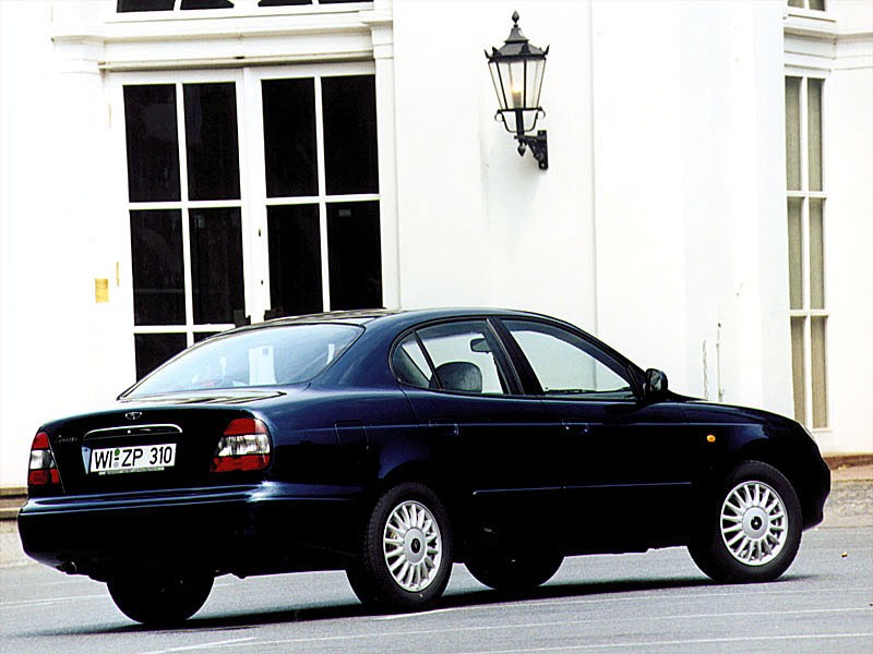 Videos: Daewoo V100 Leganza (1997-02)