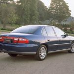 holden_calais_vx_ser2_02