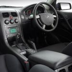 holden_crewman_vz_ser1_08