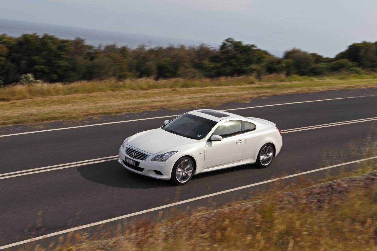 Videos: Infiniti V36 G Coupe (2012-13)