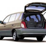 kia_carens_2000_ser1_02