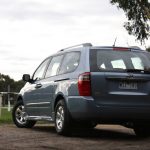 kia_grandcarnival_vq_ser1_02
