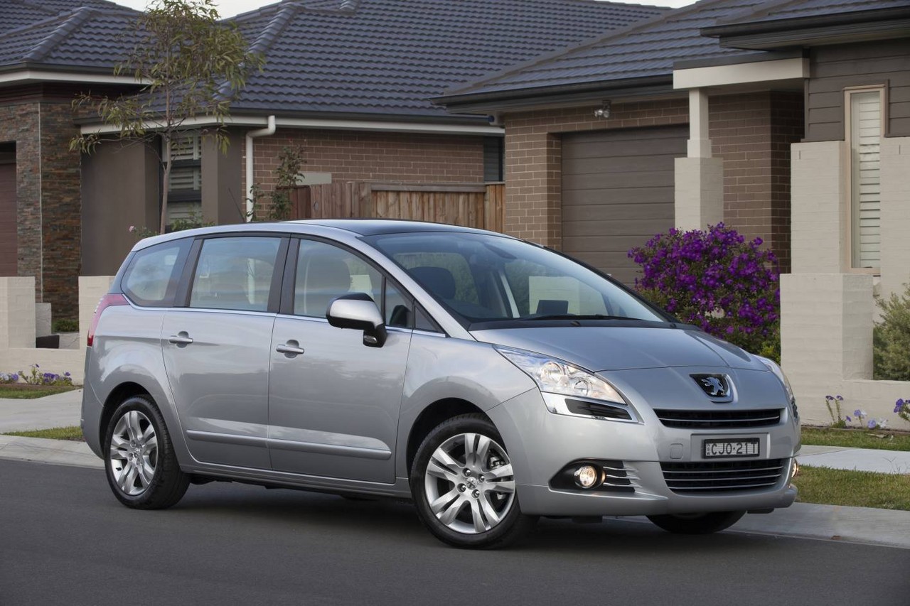 Review: Peugeot 5008 (2013)