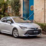 toyota_corollahybrid_e210_ser1_01