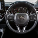 toyota_corollahybrid_e210_ser1_04