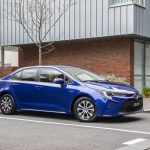toyota_corollahybrid_e210sedan_ser1_08