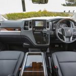 toyota_granvia_h33_ser1_05