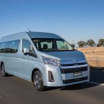 toyota_hiace_mk6commuter_ser1_01