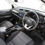 toyota_hilux_mk8cabchassis_ser1_03