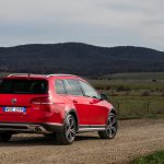 volkswagen_golfalltrack_mk75_ser1_02