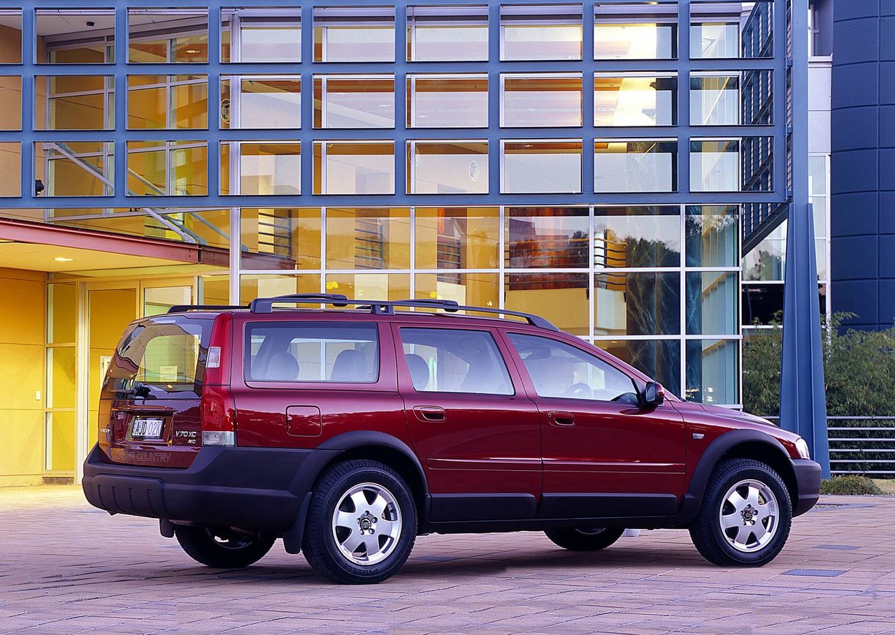 Videos: Volvo Mk.2 Cross Country (2000-02)