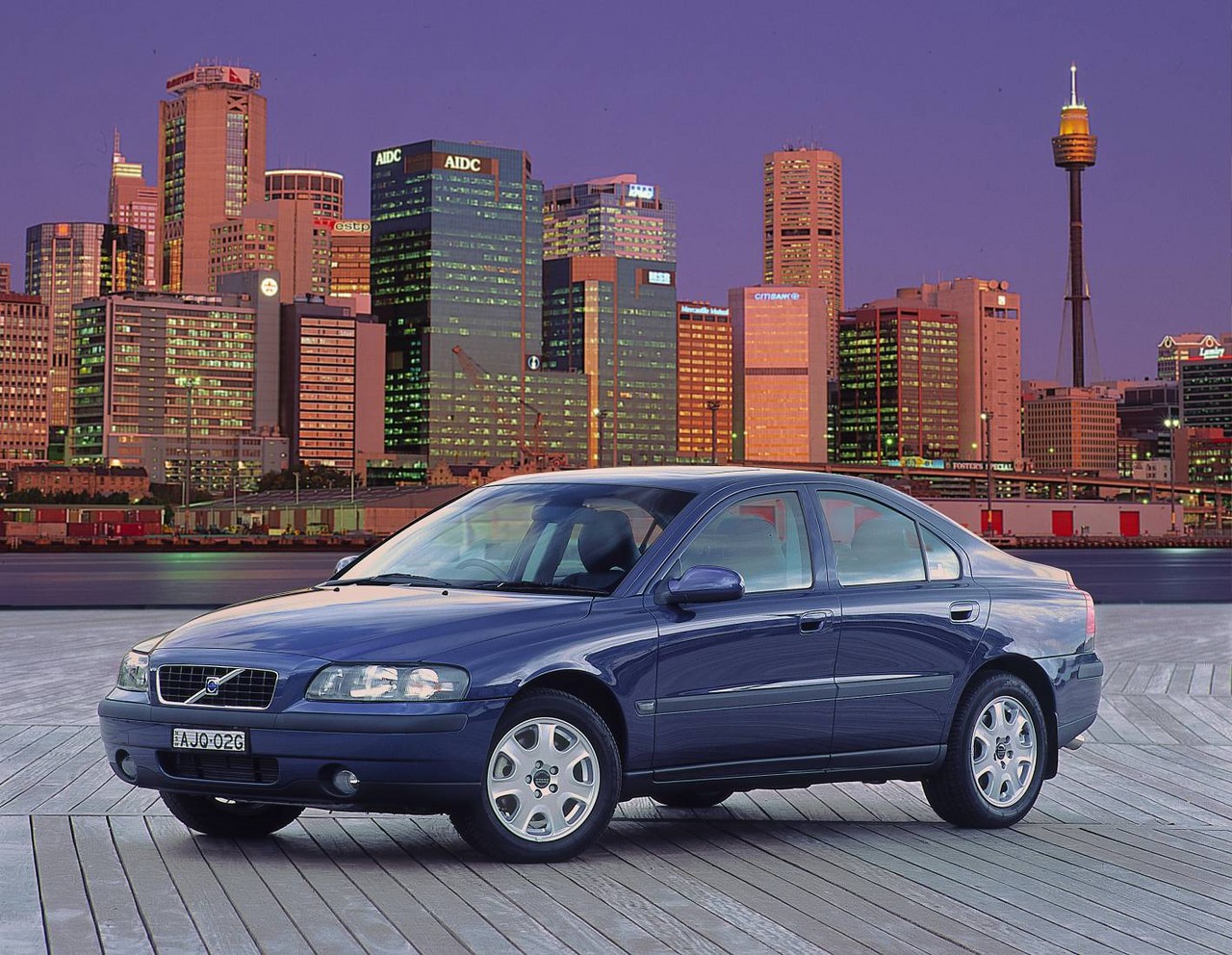 Videos: Volvo Mk.1 S60 (2001-09)